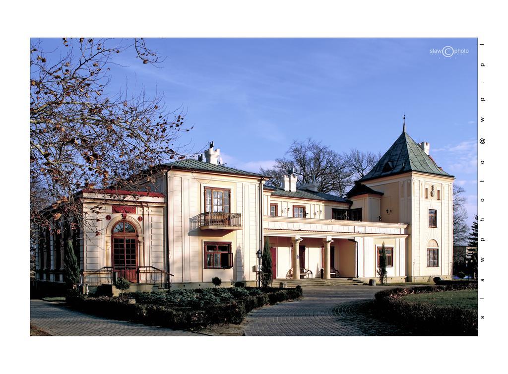 Ostoya Inn & Granary Jasionka Exteriör bild