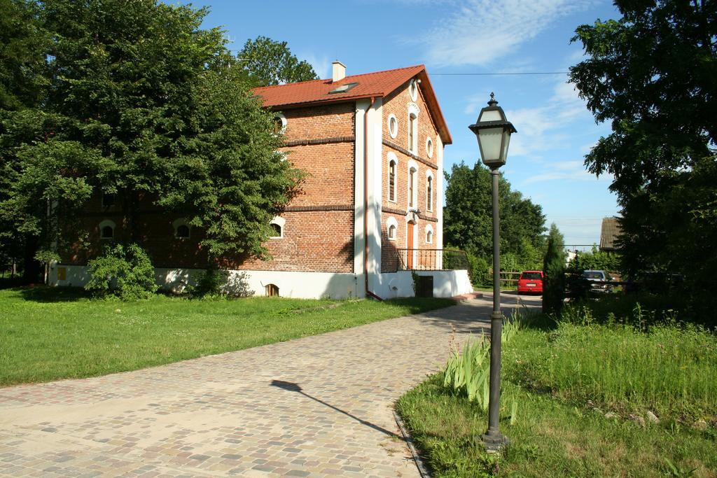 Ostoya Inn & Granary Jasionka Exteriör bild
